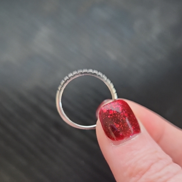 Elegant Simple Black Diamond Ring - Picture 5 of 5